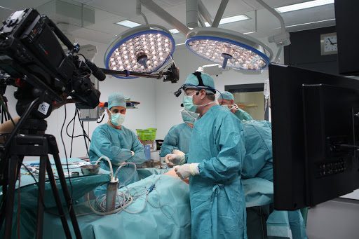 Dr Grotting in Surgery at German Hospital